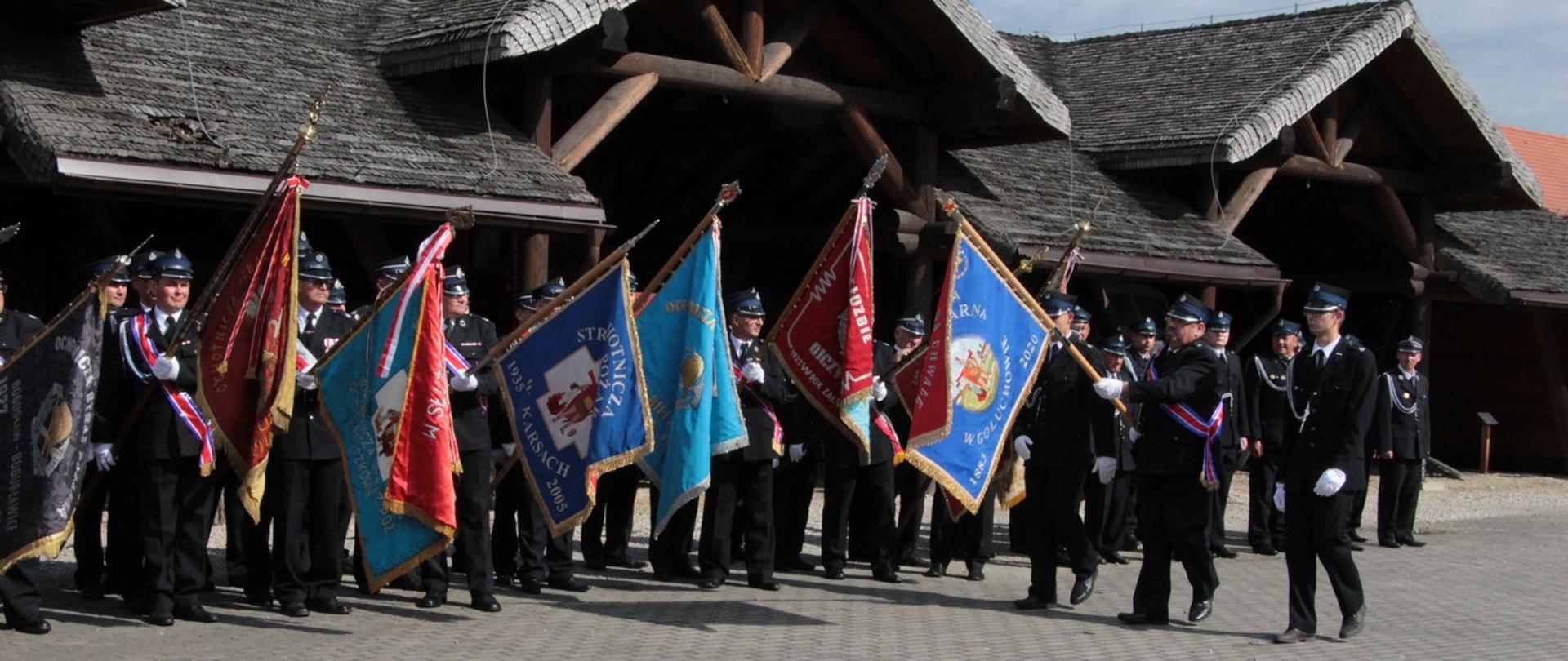 Nowy sztandar dla Ochotniczej Straży Pożarnej w Gołuchowie