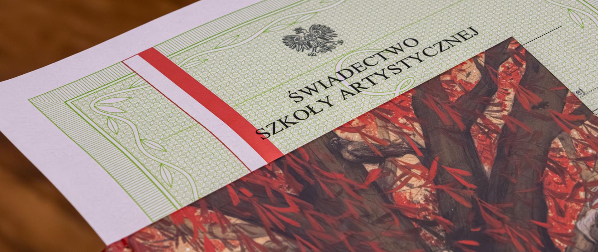 Zdjęcie fragmentu świadectwa szkoły artystycznej.