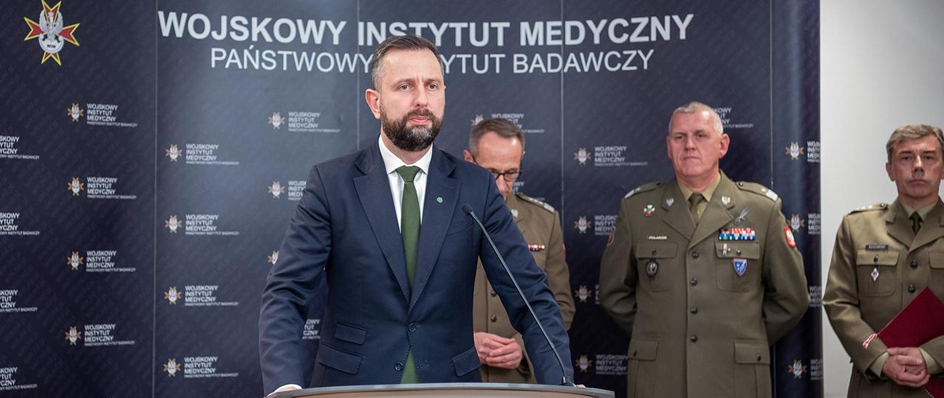 19 lipca 2024 r. w Wojskowym Instytucie Medycznym w Warszawie odbyła się konferencja z udziałem wicepremiera - ministra obrony narodowej Władysława Kosiniaka-Kamysza oraz przedstawicieli kierownictwa WIM dot. programu profilaktyki „Operacja Borelioza". Fot. Maciej Nędzyński/CO MON