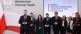 Spotkanie organizacji młodzieżowych dot. walki z dezinformacją z udziałem ministra Przemysława Czarnka