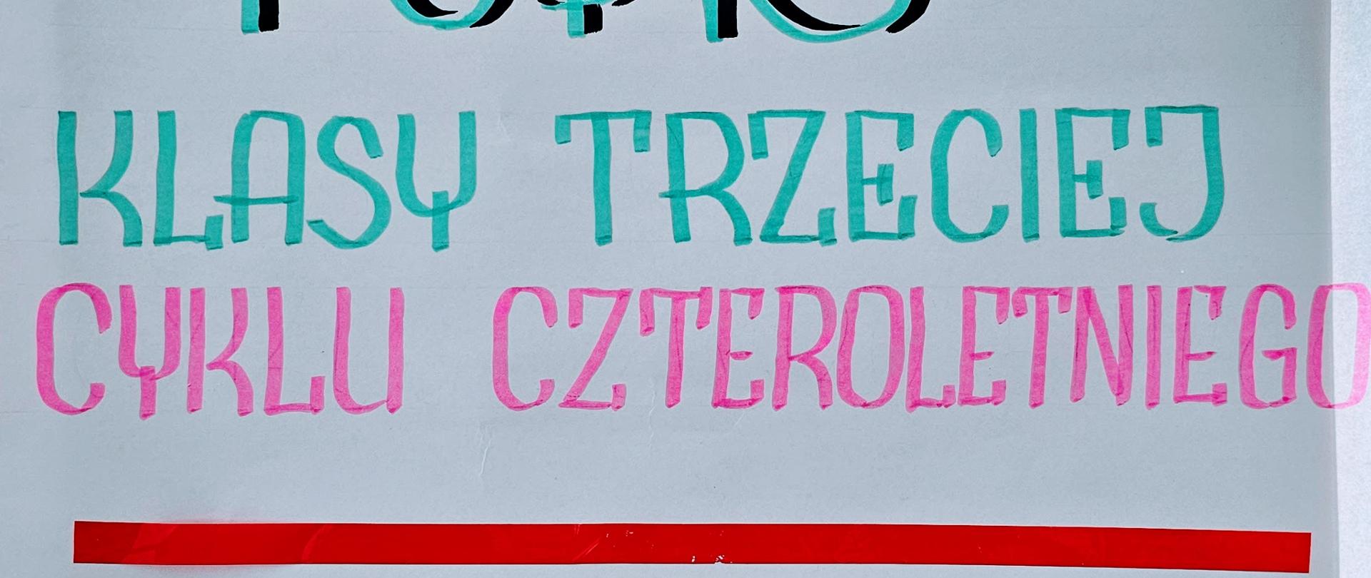 Plakat zawiera informacje o popisie uczniów klas III cyklu czteroletniego, który odbędzie się 16 marca o godzinie 16:00 w Sali Koncertowej szkoły. Plakat ozdobiony jest nutkami. Białe tło.