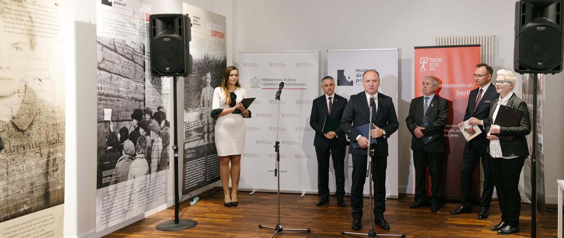 Wojna i jej wpływ na los dzieci – dwie polskie wystawy w Berlinie fot. Lisa Vlasenko