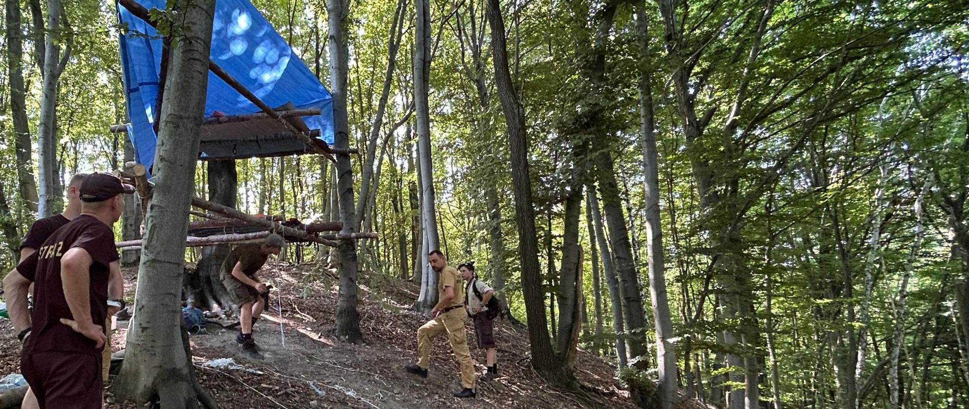 Wizytacja obozu harcerskiego