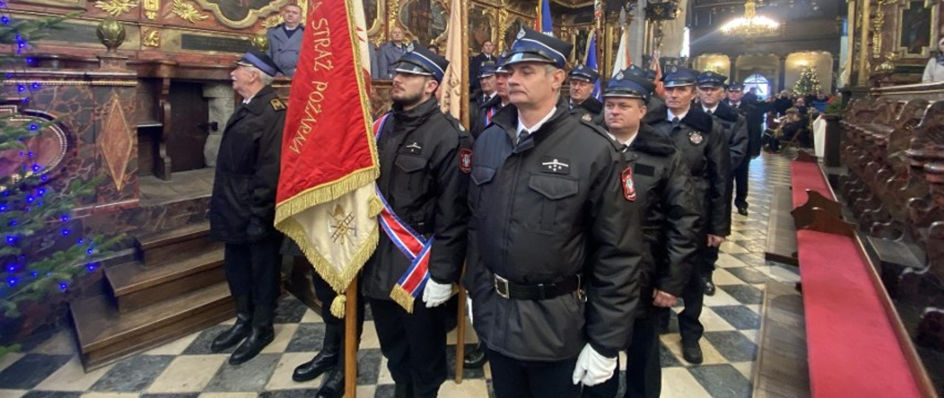 Uroczysta Msza Święta w intencji służb mundurowych powiatu kazimierskiego