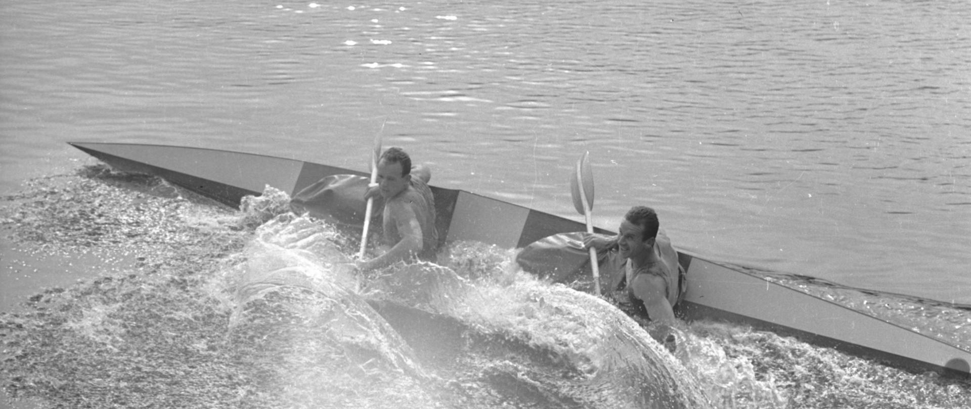 Na zdjęciu Stefan Kapłaniak i Władysław Zieliński, rok 1960, fot. CAF/PAP
