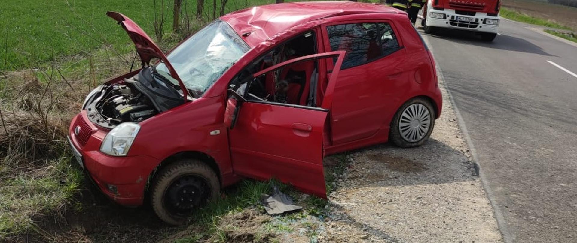 Kolizja pojazdu osobowego w miejscowości Janów