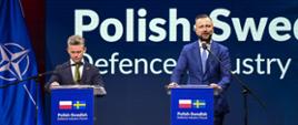 21 października 2025 r. w Warszawie, wicepremier-minister obrony narodowej Władysław Kosiniak-Kamysz spotkał się z ministrem obrony Szwecji Pålem Jonsonem oraz wziął udział w polsko-szwedzkim forum przemysłu obronnego. Fot. plut. Wojciech król/MON