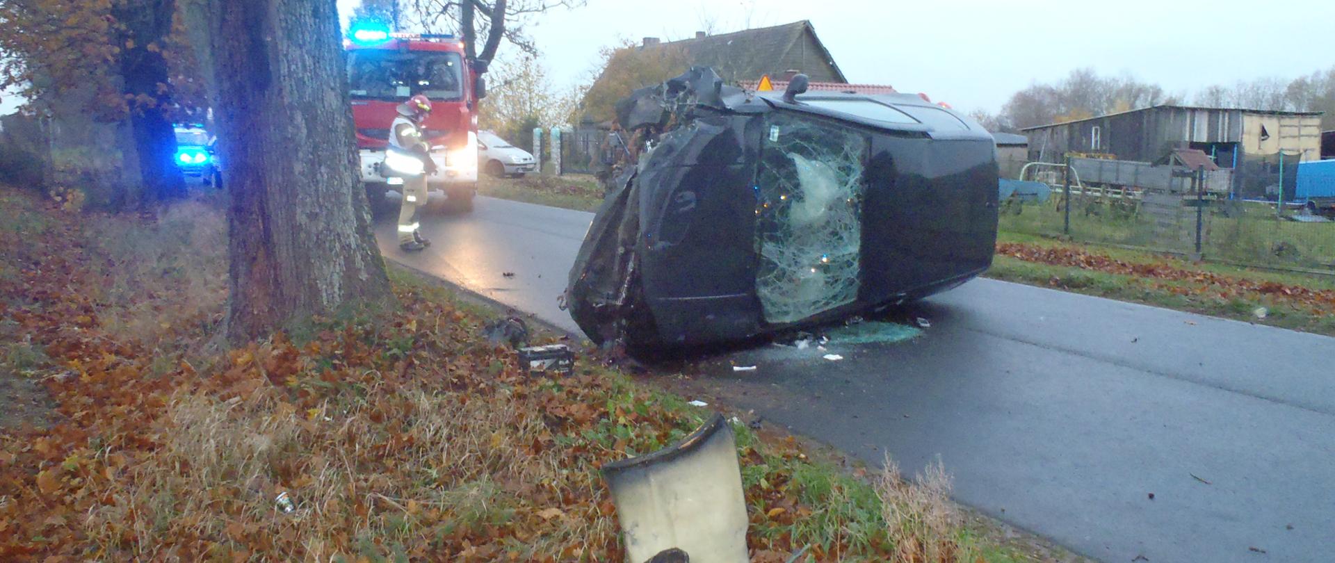Zniszczony pojazd osobowy 