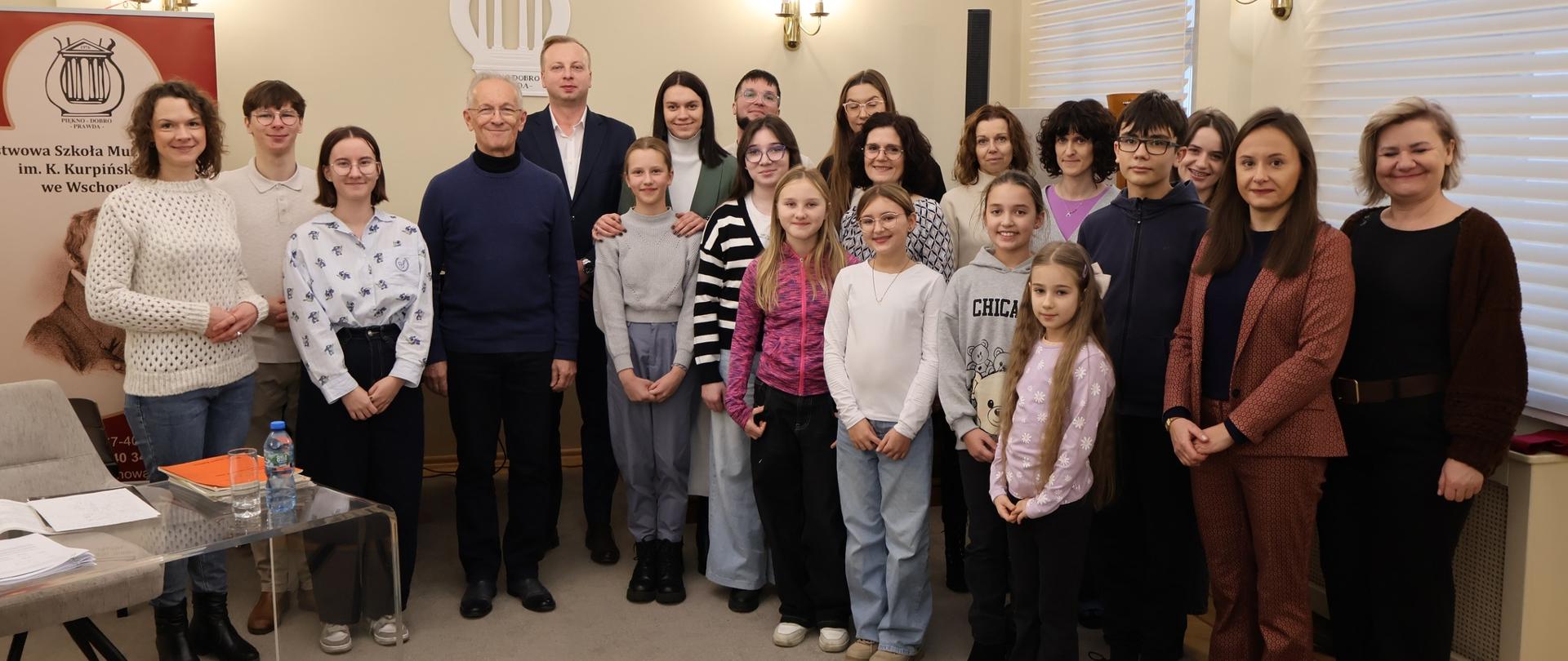 Uczestnicy warsztatów w auli szkoły.