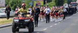 Przemarsz uczestników obchodów Dnia STrażaka ulicami miasta