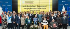 Inauguracyjne posiedzenie Rady Dostępności - zdjęcie grupowe członków Rady