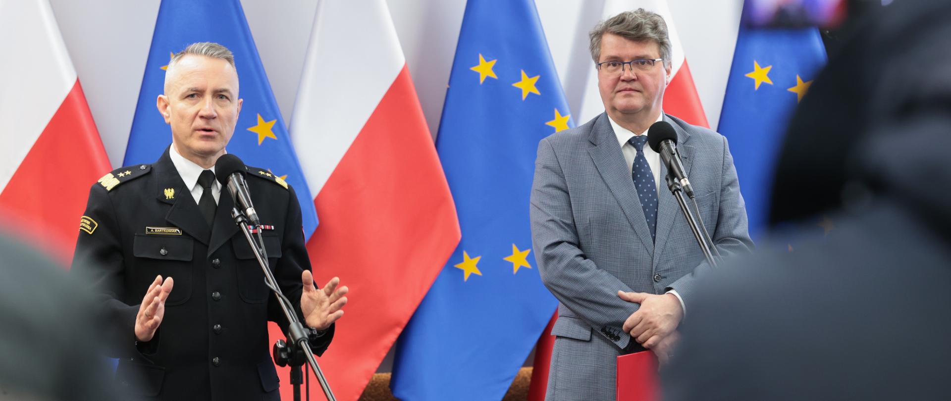 Konferencja prasowa dotycząca inwentaryzacji budynków i obiektów budowlanych przeprowadzonej przez funkcjonariuszy Państwowej Straży Pożarnej