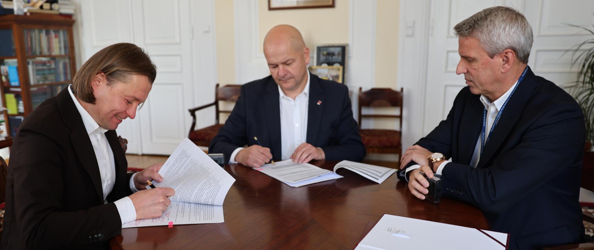 Nowa inwestycja drogowa w Płocku z rządowym wsparciem - podpisanie umowy