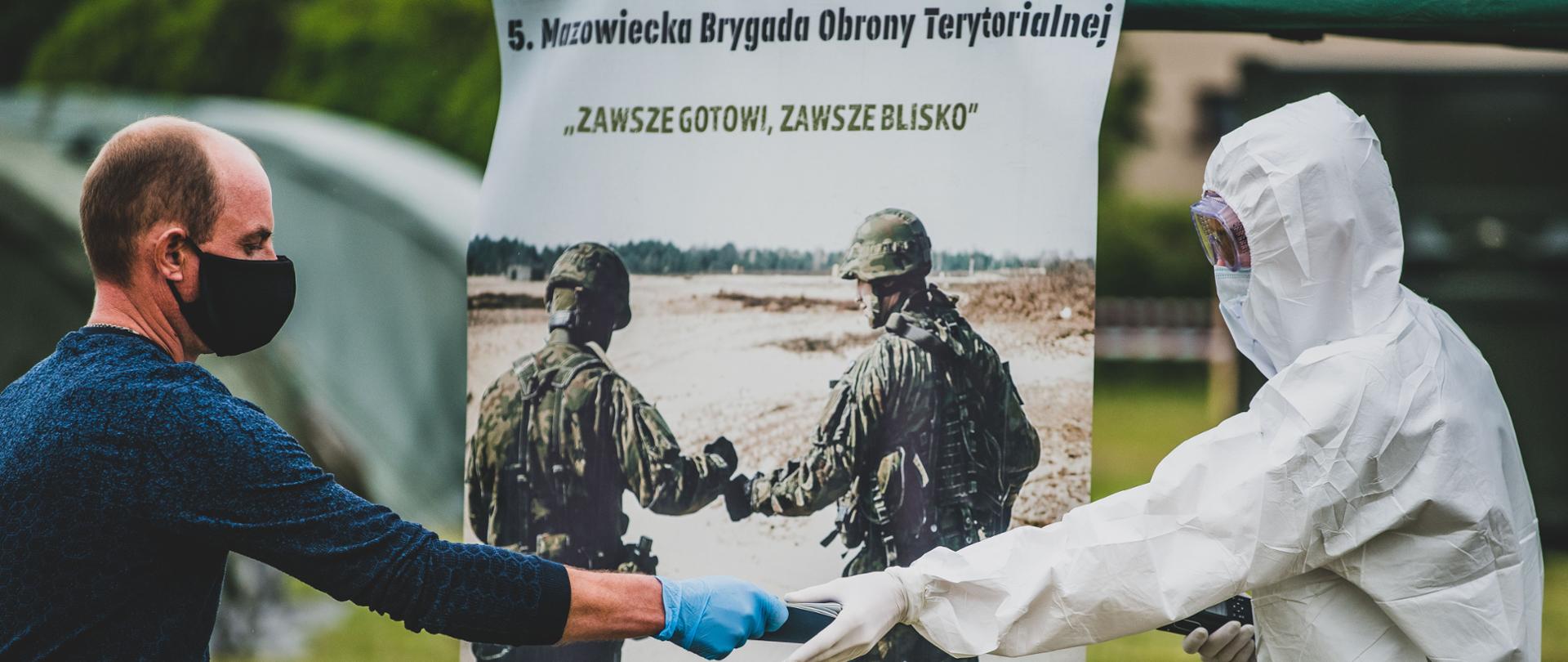 28.05. 2020 CZERWINSK NAD WISLA5 MBOT POBIERANIE WYMAZOW U PRACOWNIKOW SEZONOWYCH Z UKRAINYWALK & GOFOT.DWOT