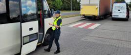 Autobus zatrzymany do kontroli przez inspektorów łódzkiej Inspekcji Transportu Drogowego

