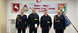 Na zdjęciu funkcjonariusze KM PSP w Koninie podczas uroczystości ślubowania oraz wręczenia awansów.