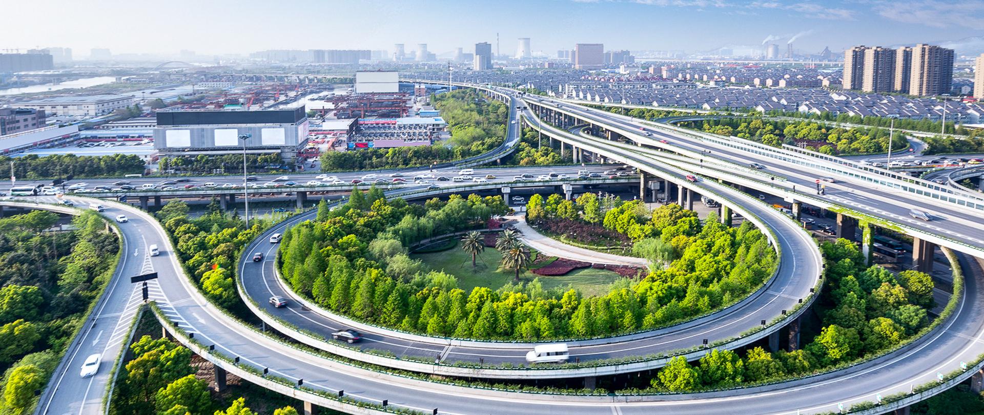 traffic on elevated expressway