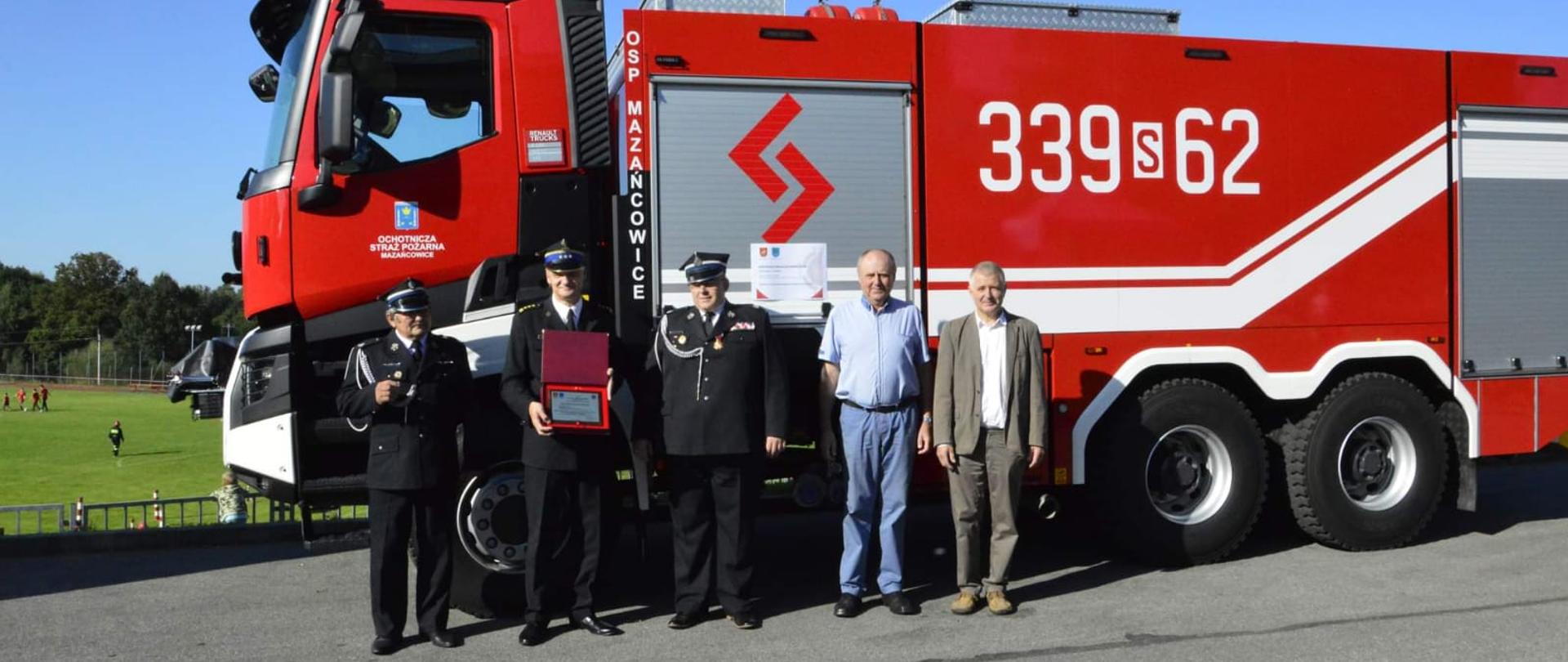 Prezentacja nowych samochodów ratowniczo-gaśniczych
