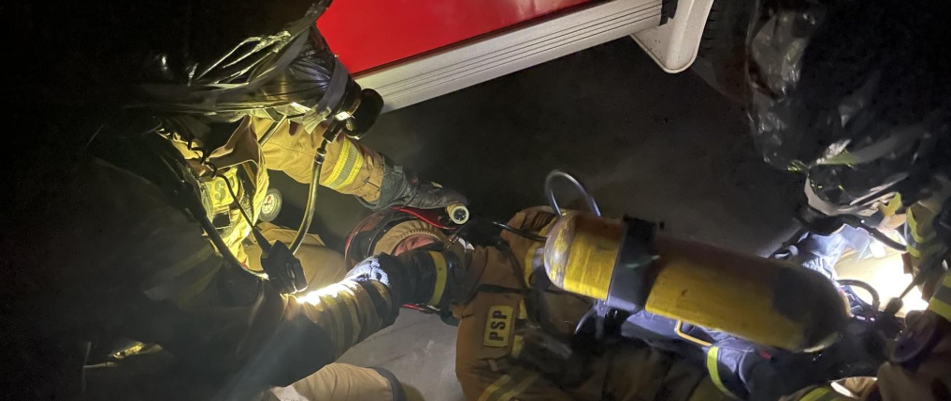 Przygotowanie strażaka do ewakuacji