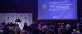 Konferencja z udziałem samorządowców na temat ustawy o ochronie ludności i obronie cywilnej - przemawia dyrektor WBiZK Marcin Szmaja 