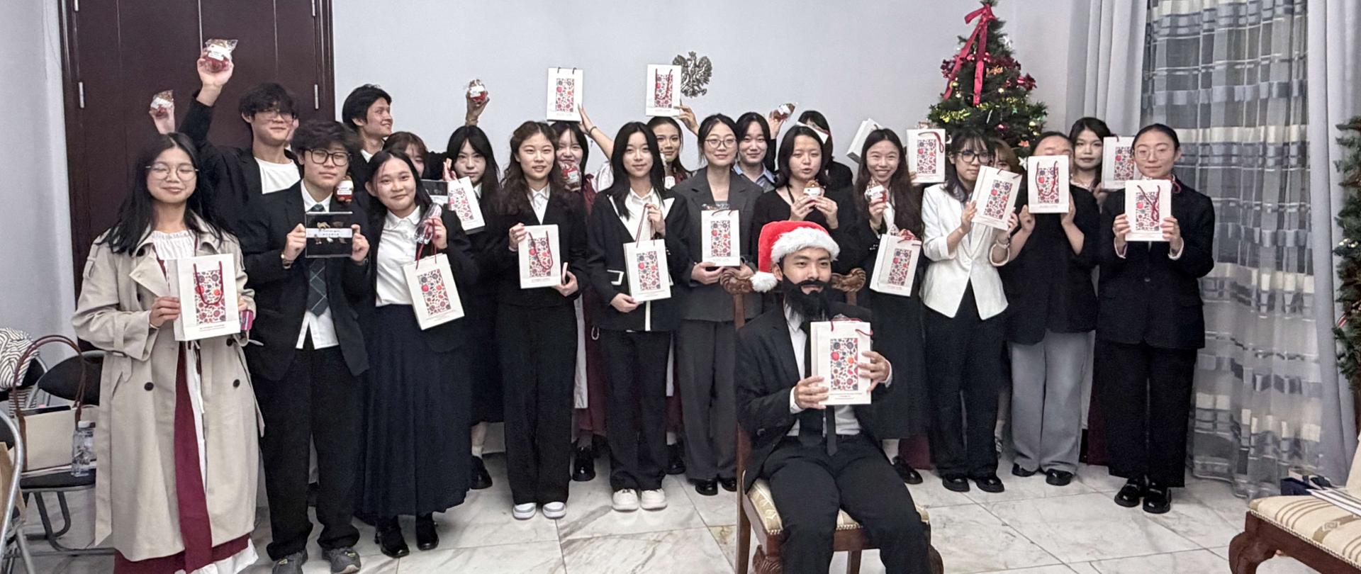 与广东外语外贸大学波兰语系师生举办圣诞节活动