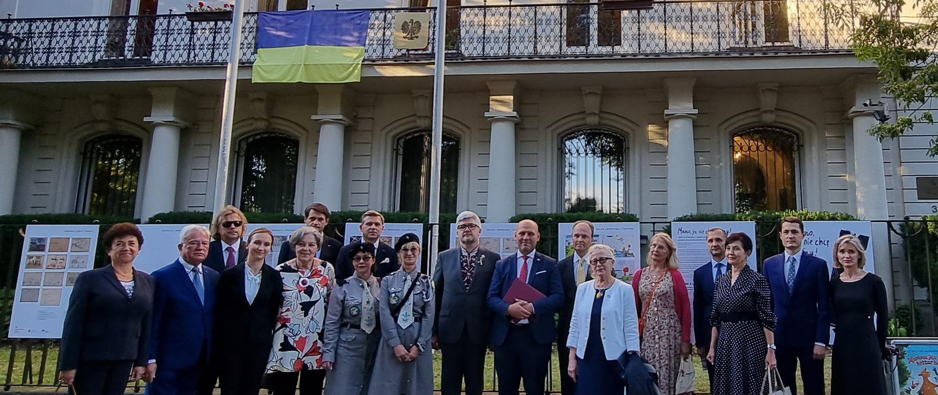 Otwarcie wystawy "Mamo, ja nie chcę wojny" przez Sekretarza Stanu Sz. Szynkowskiego vel Sęka oraz Ambasadora Ukrainy w SE.