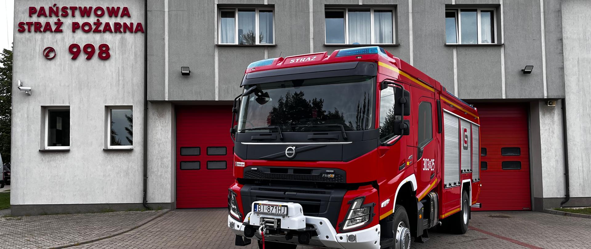 Ciężki samochód ratowniczo-gaśniczy GCBA-Rt 4,1/32 Volvo.