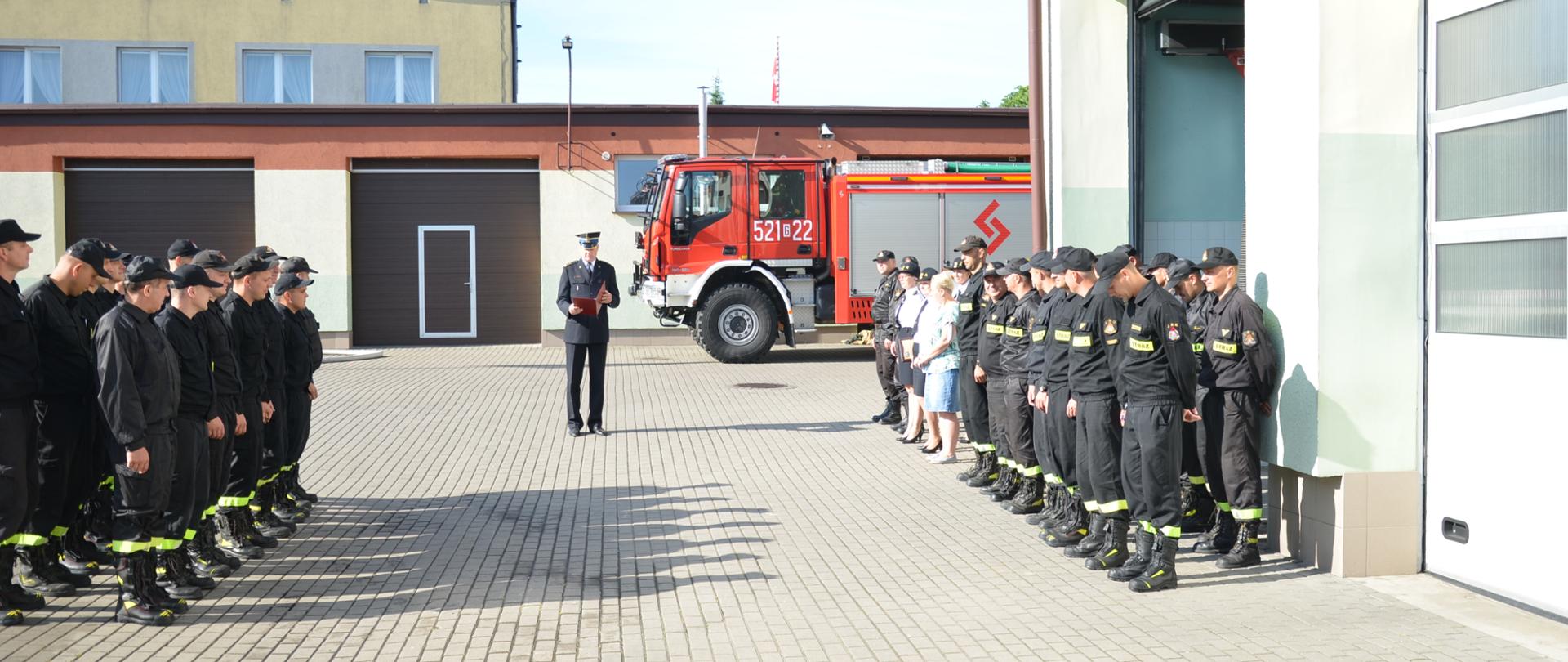 Zdjęcie przedstawia strażaków Komendy podczas zmiany słuzby