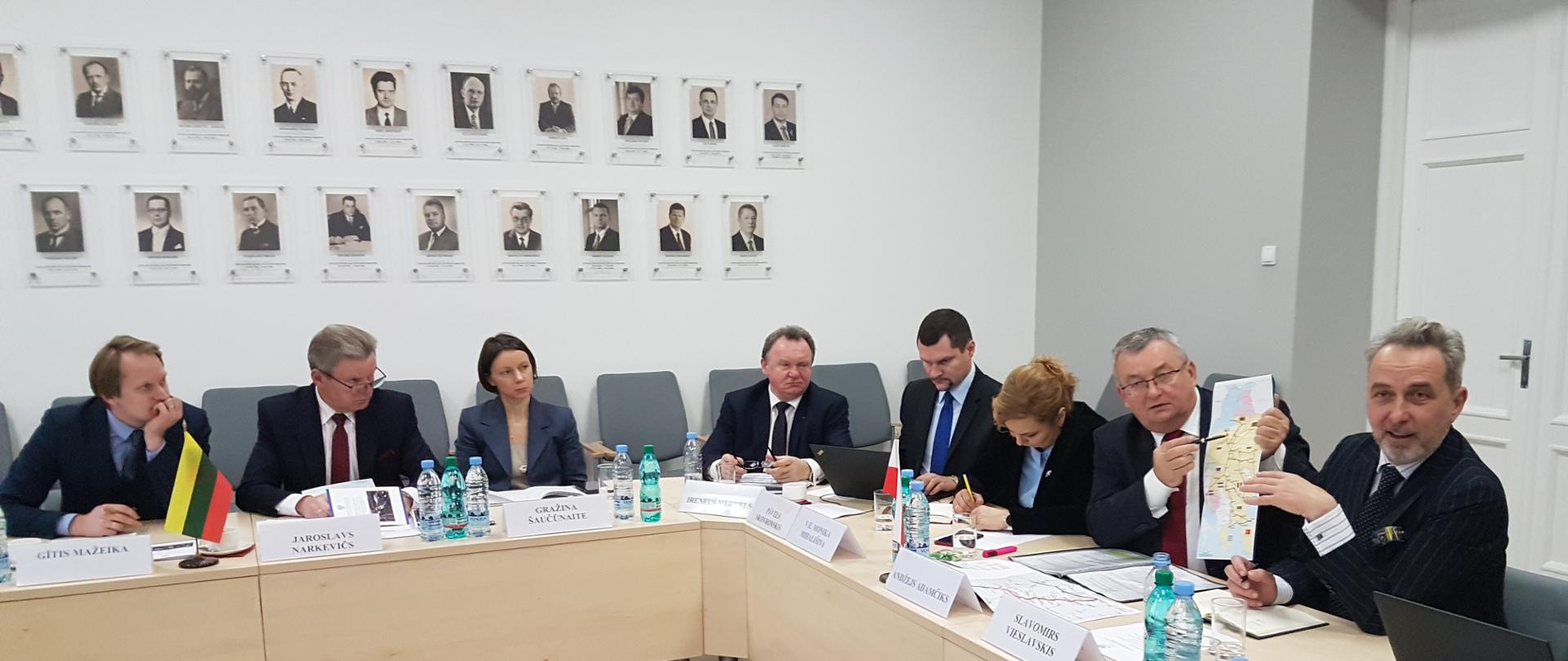 Rozmowy premierów oraz ministrów ds. transportu krajów bałtyckich i Polski o Rail Baltica i Pakiecie Mobilności