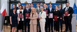 zdjęcia z przyznania stypendiów studentom medycyny