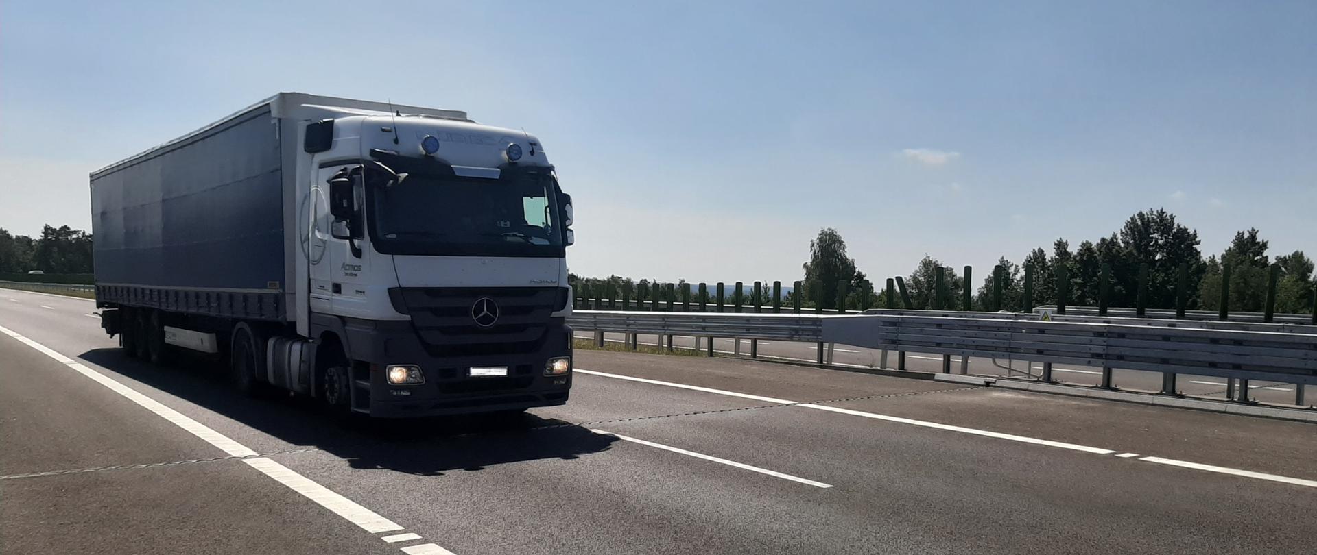 zdjęcie ciężarówki