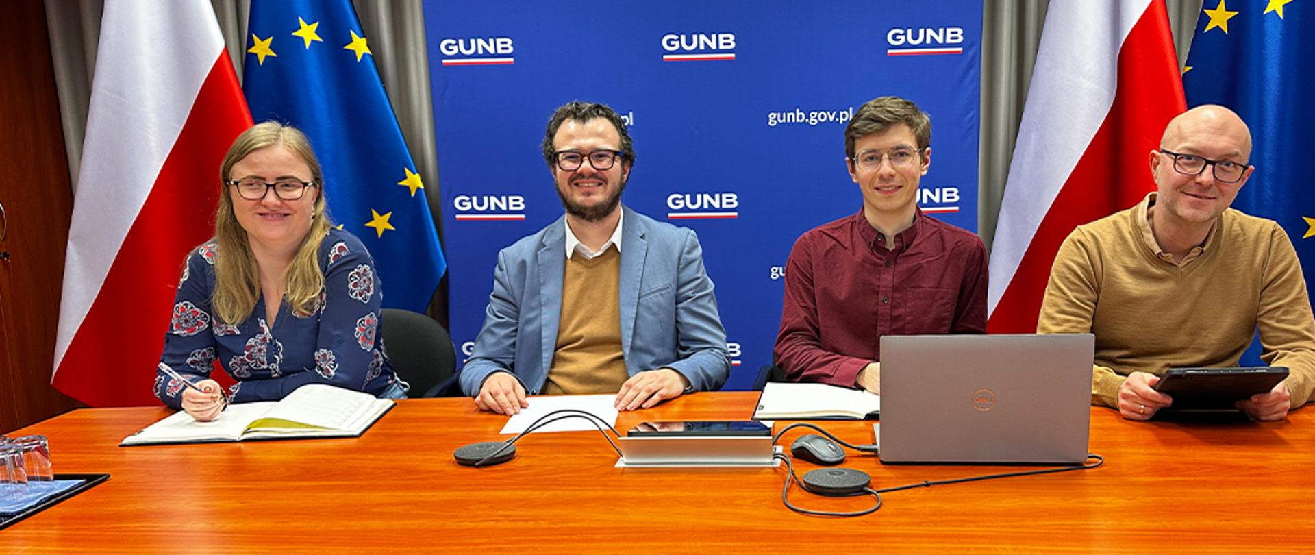 Na zdjęciu prowadzący szkolenie od lewej: Ewelina Grabowska - naczelnik Wydziału Prawno-Legislacyjnego Departamentu Prawnego, Piotr Centkowski - zastępca dyrektora Departamentu Orzecznictwa, Filip Prusik-Serbinowski, Zastępca Głównego Inspektora Nadzoru Budowlanego i Jacek Kozłowski – radca w Departamencie Prawnym.