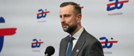 3 kwietnia br., wicepremier - minister obrony narodowej Władysław Kosiniak - Kamysz współprzewodniczy z Kają Kallas, wysoką przedstawiciel Unii do spraw zagranicznych i polityki bezpieczeństwa, obradom rady nieformalnej spraw zagranicznych UE z udziałem ministrów obrony (FAC). Rada nieformalna poświęcona jest pozycji Unii Europejskiej w nowej sytuacji międzynarodowej. Podczas obrad omówione zostaną możliwości pogłębienia współpracy pomiędzy krajami, jak również perspektywy wzmocnienia partnerstwa transatlantyckiego i sytuacja w Ukrainie.