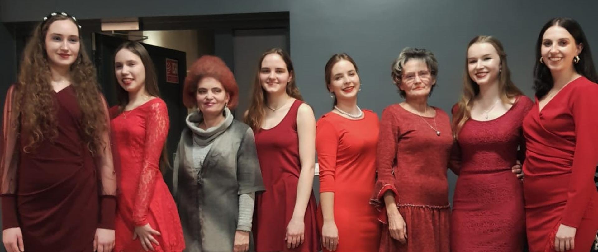 W koncercie wystąpiły: Ramona Kopytko, Anna Kowalczyk, Agnieszka Kowalska, Natalia Mikołasek, Laura Petzuch i Julia Zemka. 