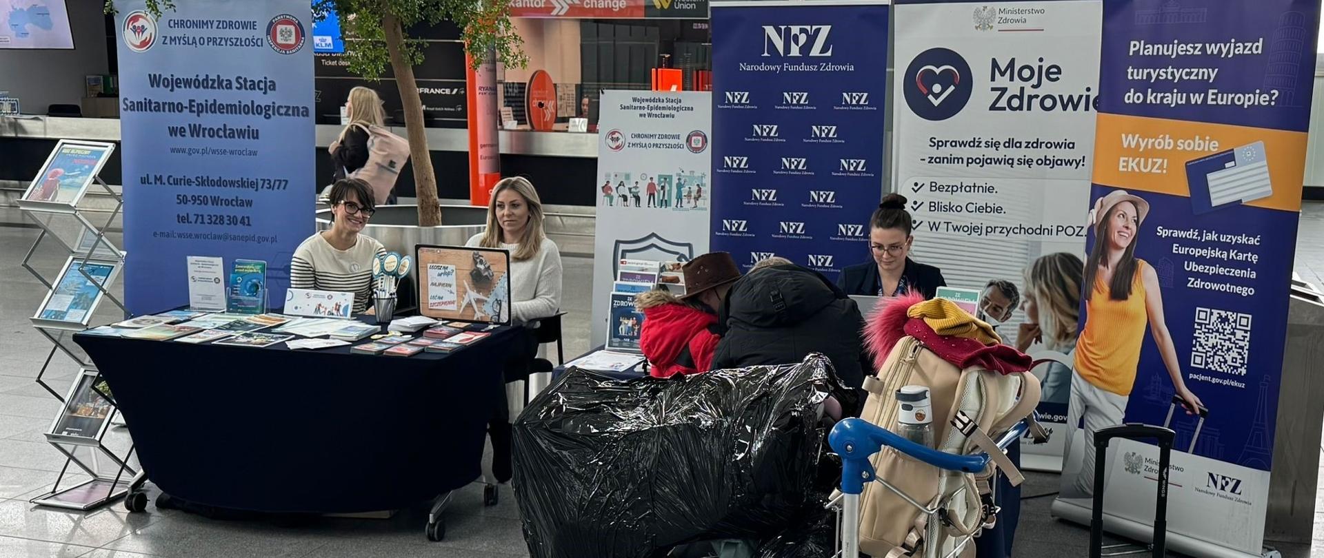 Stoisko informacyjno-edukacyjne WSSE we Wrocławiu i NFZ we Wrocławiu