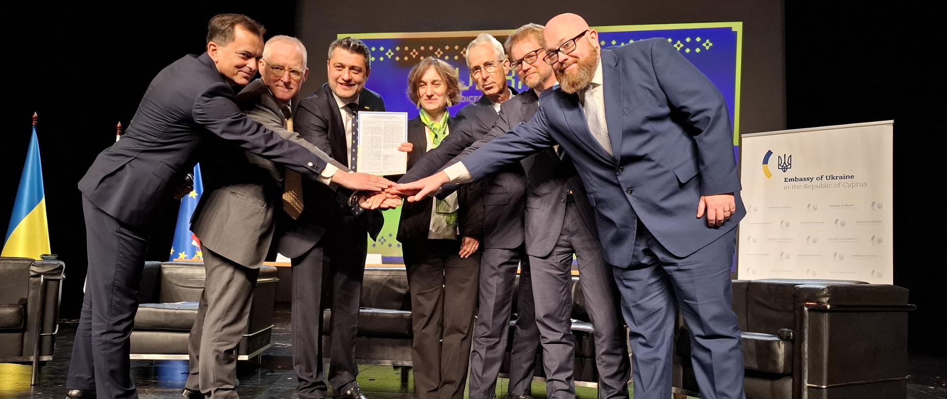 Oficjalna prezentacja op-ed