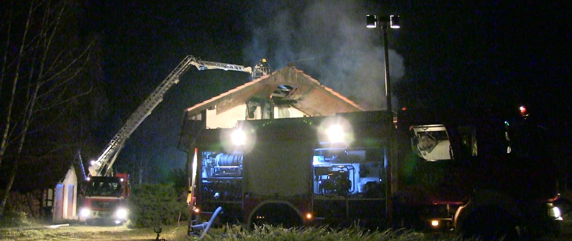 POŻAR BUDYNKU MIESZKALNEGO W WAPNIARNI