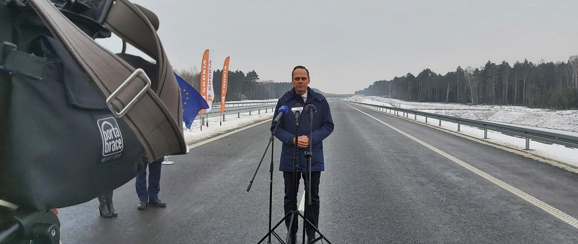 Wiceminister infrastruktury Rafał Weber uczestniczył w udostępnieniu do ruchu drogi ekspresowej S19 między węzłami Łowisko i Sokołów Małopolski Północ