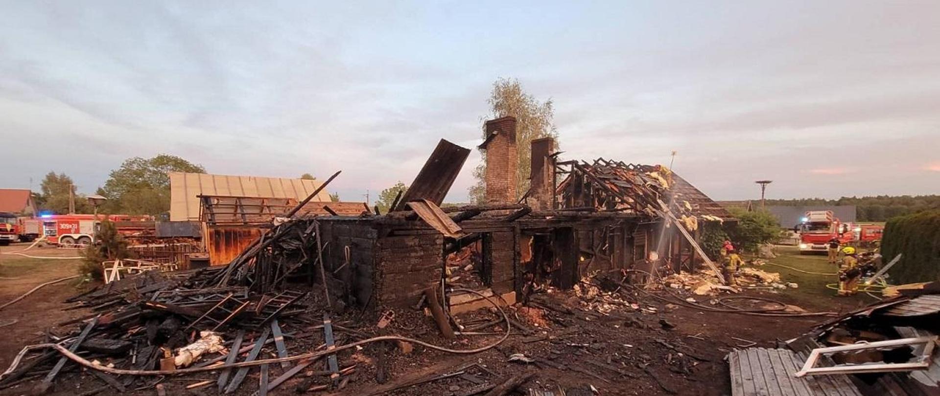 Strażacy podczas działań gaśniczych