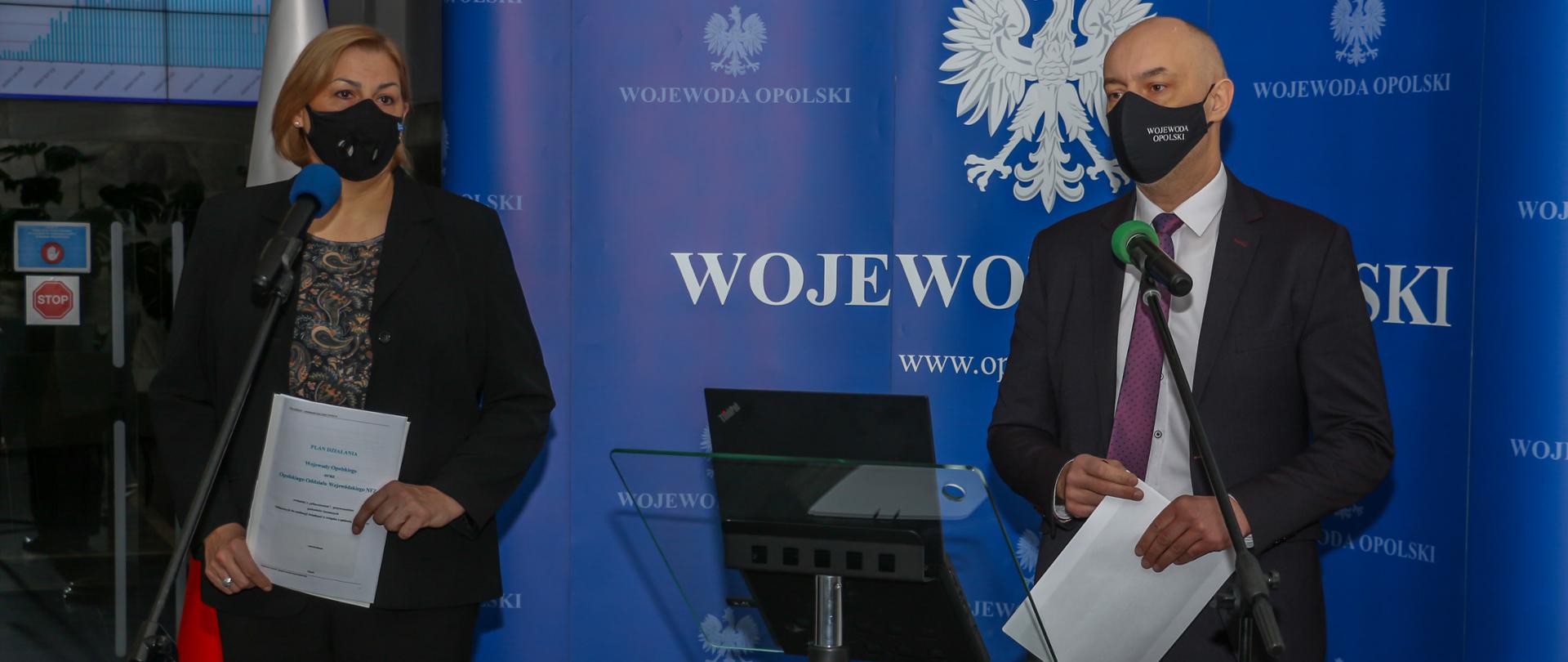 konferencja wojewody opolskiego ws. uwalniania łóżek przeznaczonych dla pacjentów covid-19