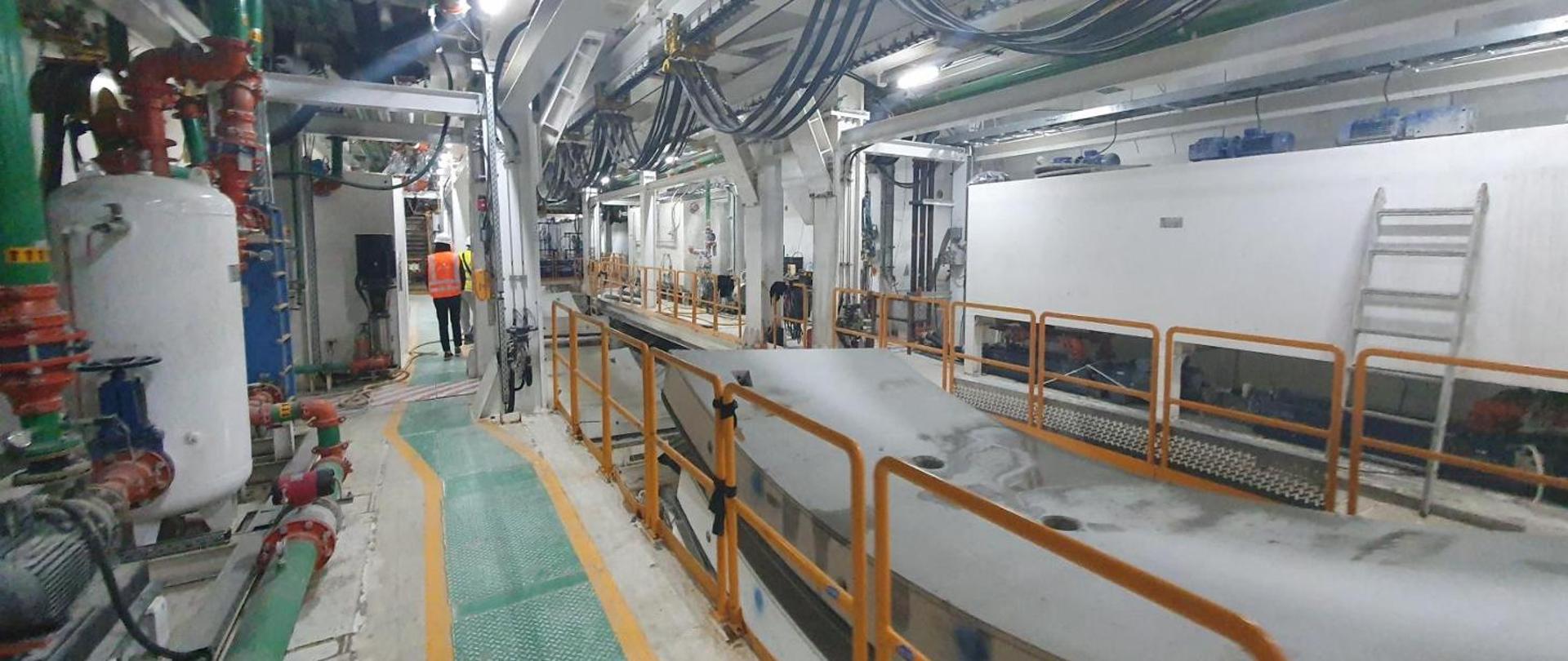 Wnętrze maszyny budującej tunel pod Świną