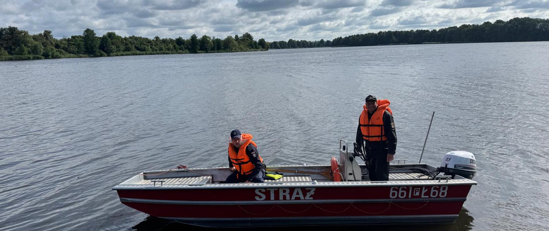 Łódź, jezioro, woda, Strażak z Policjantem w kapokach na Łodzi 