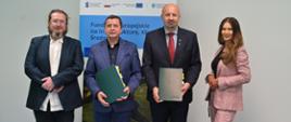Na zdjęciu od lewej strony: Bartłomiej Maliszewski, NFOŚiGW, Marek Misztal, Prezes Zarządu Elbląskiego Przedsiębiorstwa Wodociągów i Kanalizacji Sp. z o.o., Robert Gajda, Zastępca Prezesa NFOŚiGW, Monika Flisek, Zastępca Dyrektora w Departamencie Adaptacji do Zmian Klimatu NFOŚiGW.