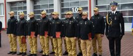 Na zdjęciu strażacy z JRG Przemyśl i JRG Dubiecko na placu uroczystości