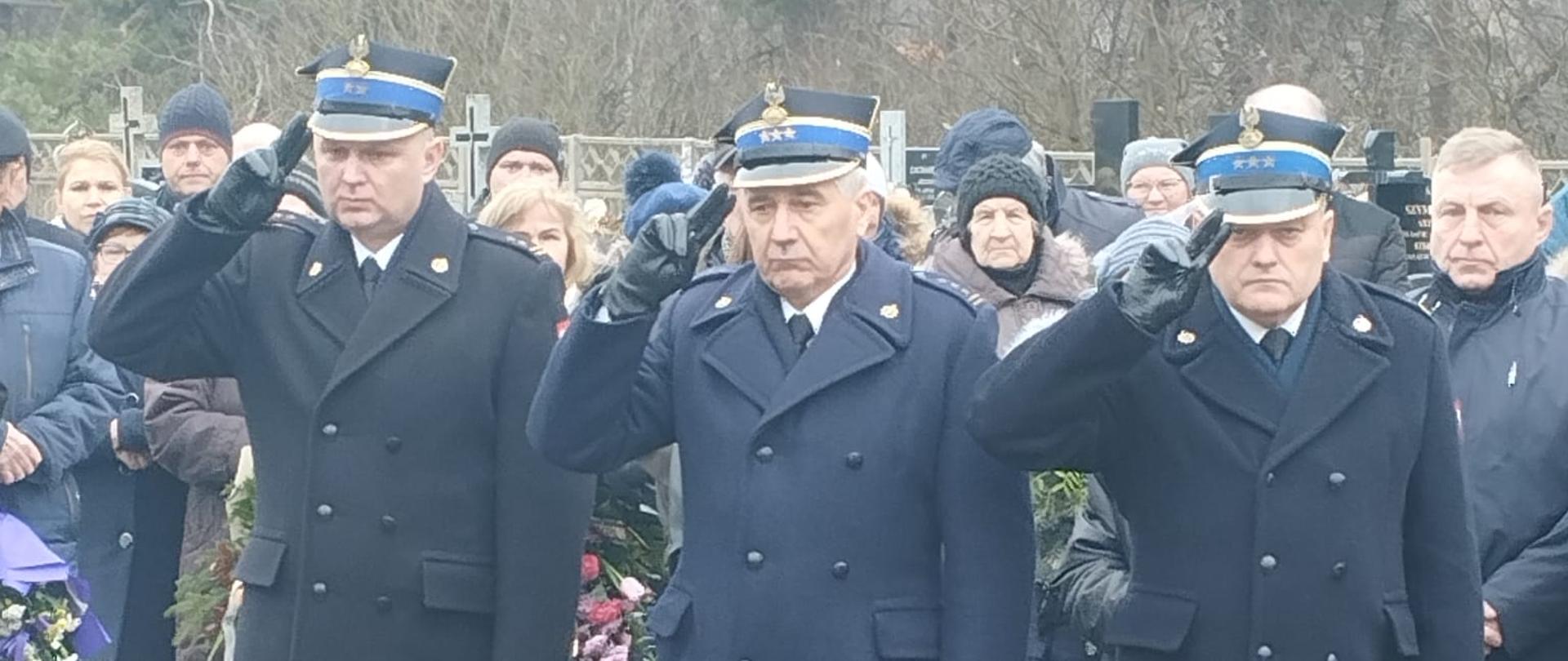 Ostatnie pożegnanie oddanie honorów.