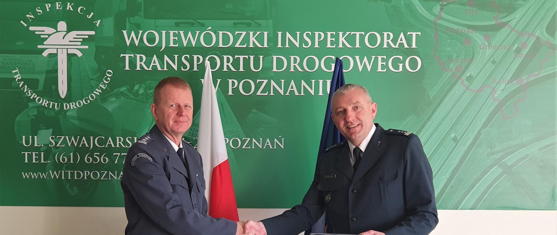 Dyrektor Okręgowej Służby Więziennej w Poznaniu płk Cezary Kosacz i Wielkopolski Wojewódzki Inspektor Transportu Drogowego w Poznaniu Aleksander Żołędziowski podpisali porozumienie o współpracy