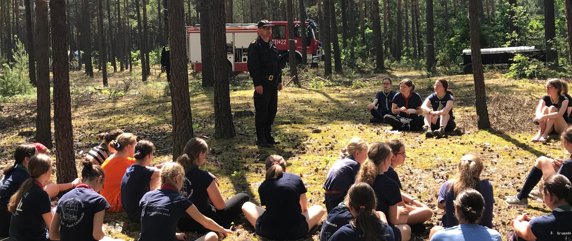 Wizytacja obozu harcerskiego