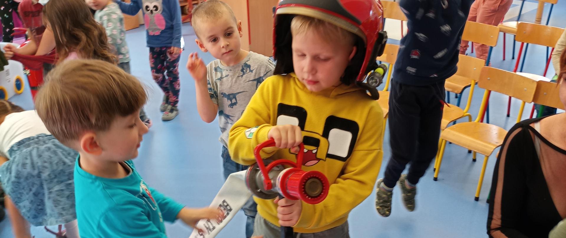 Wizyta strażaków w przedszkolu