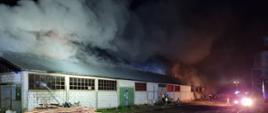 Pożar hali produkcyjnej