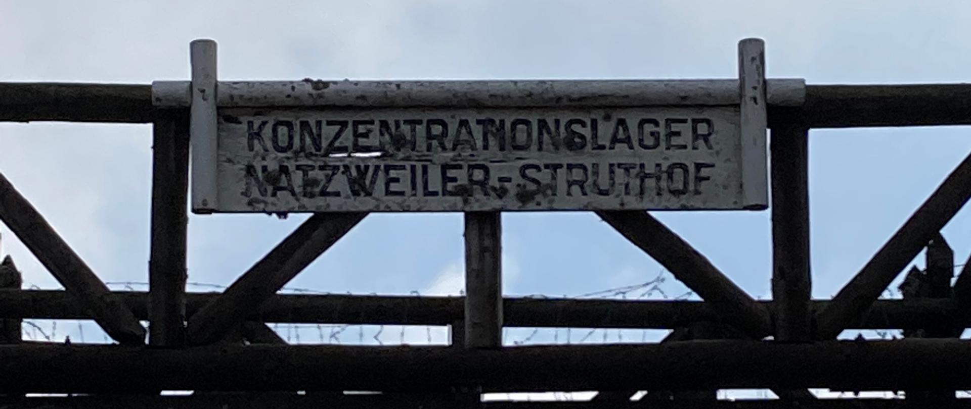 Brama do obozu koncentracyjnego Natzweiler-Struthof.